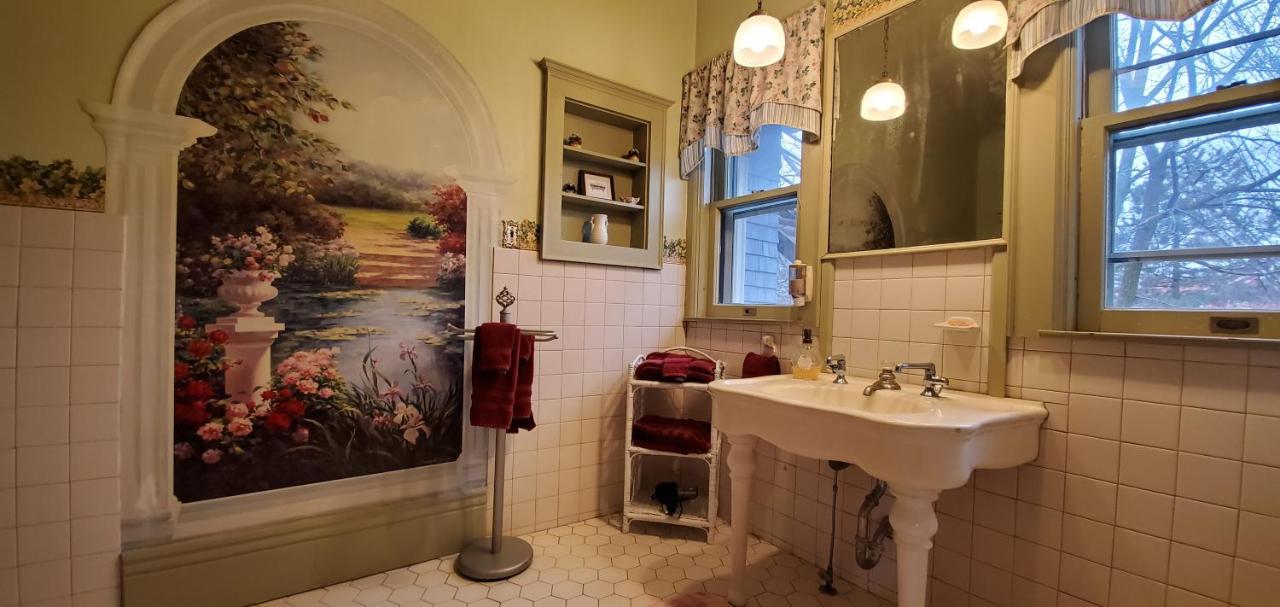 | Saravilla Bed & Breakfast