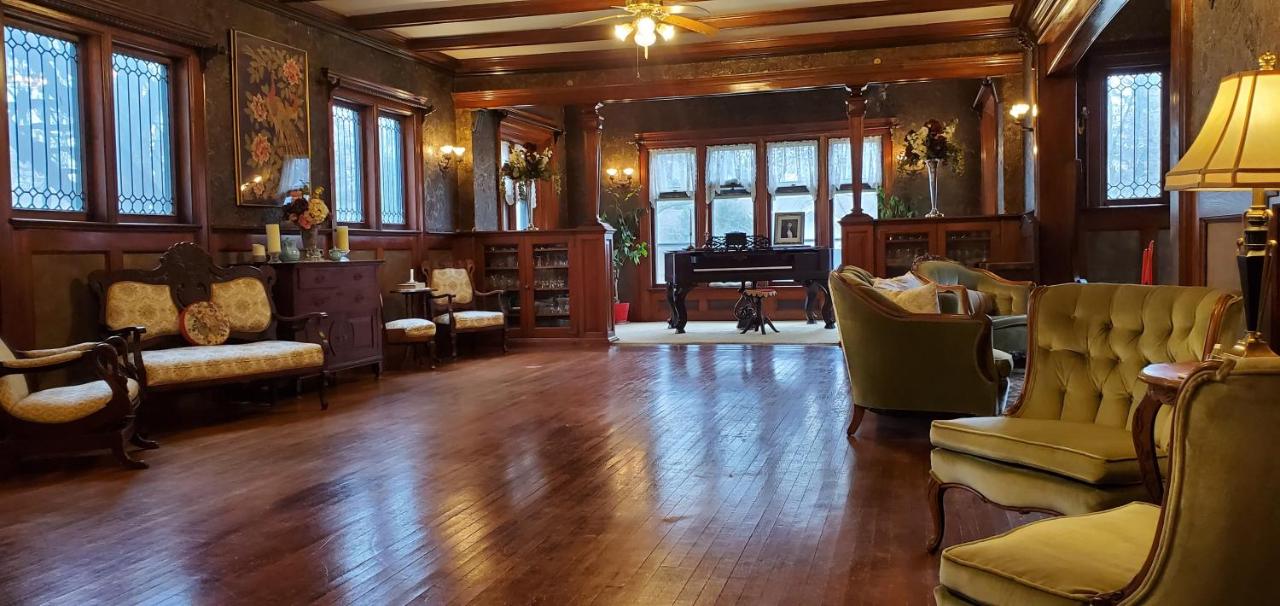 | Saravilla Bed & Breakfast