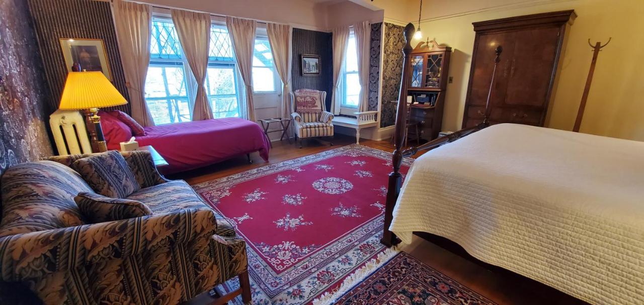 | Saravilla Bed & Breakfast