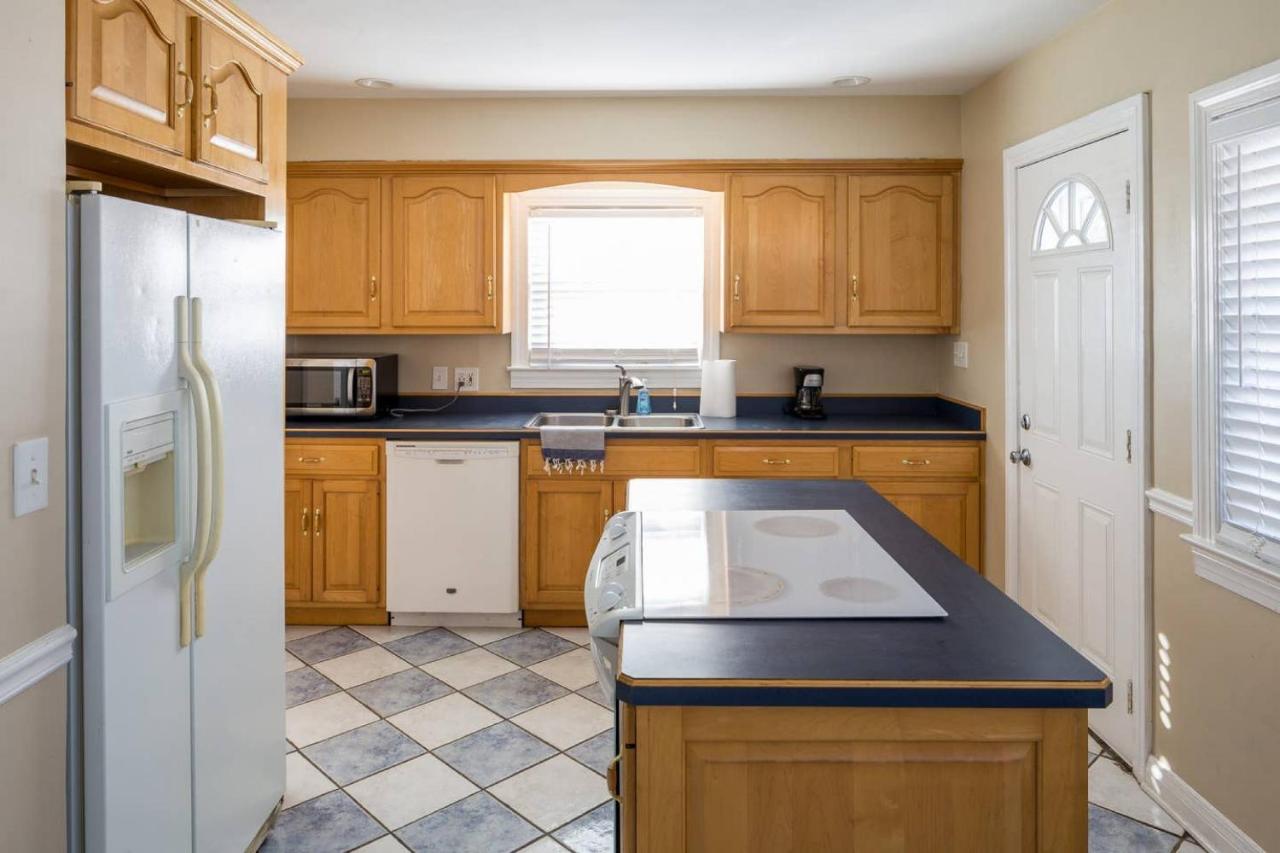 | 2203 Brighton Drive, Louisville