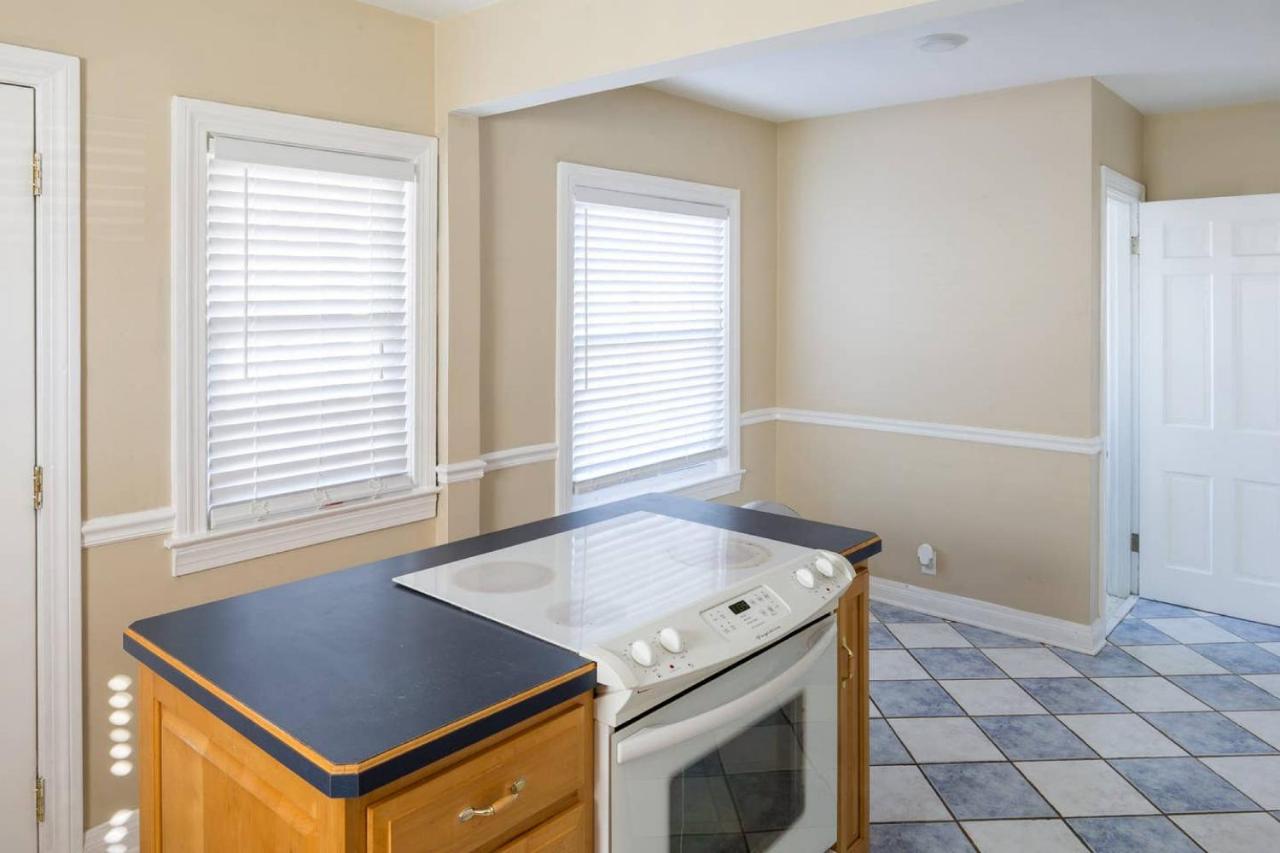| 2203 Brighton Drive, Louisville