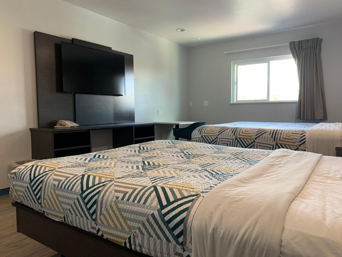 | Motel 6 Bullhead City, Az - Laughlin