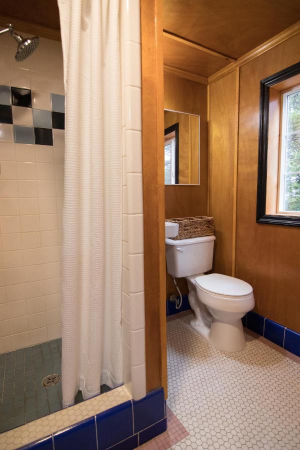 Deluxe King Room at Anchor Inn Resort