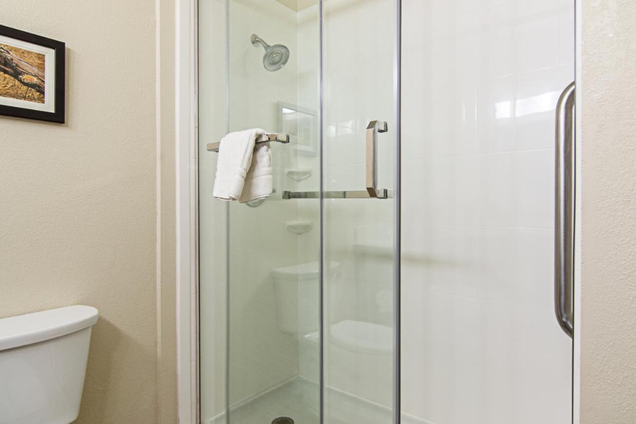 King Suite - Non-Smoking/Interior Corridor at Comfort Suites NW Dallas Near Love Field