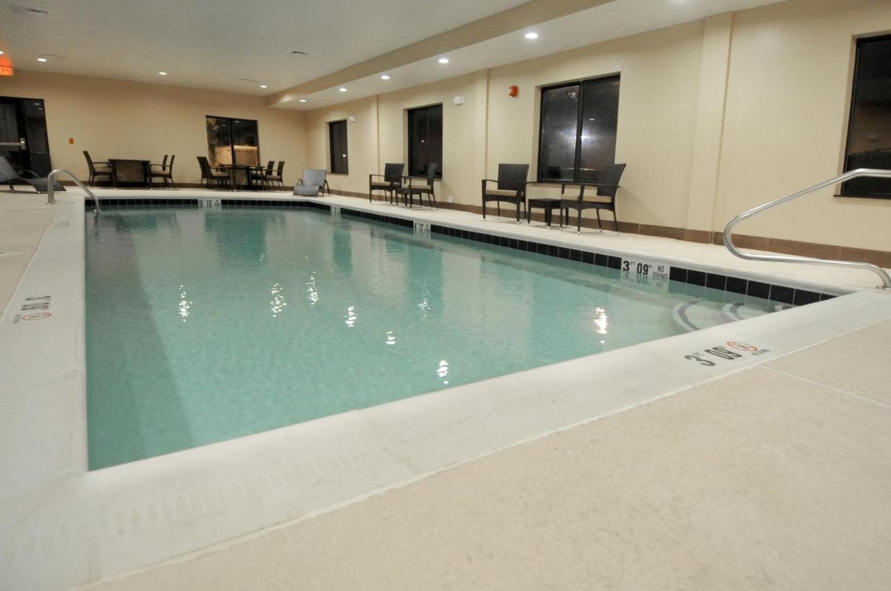 | Holiday Inn Express Somerset, an IHG Hotel