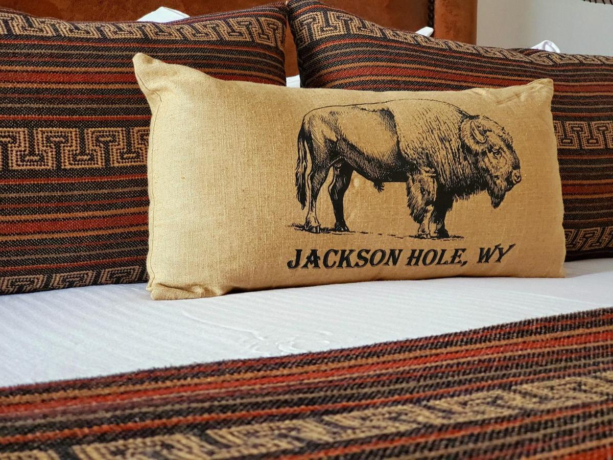 Superior King Room at Parkway Inn of Jackson Hole