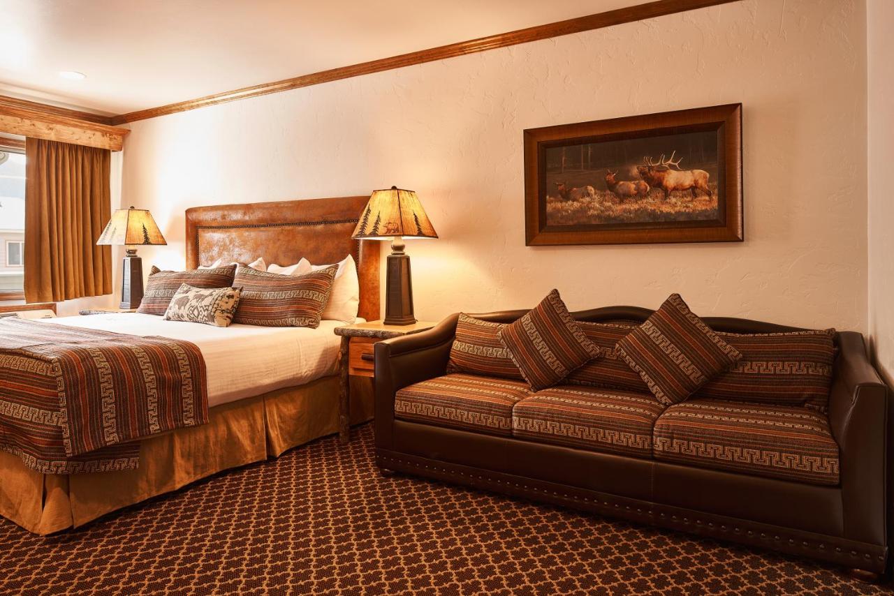 Superior King Room at Parkway Inn of Jackson Hole