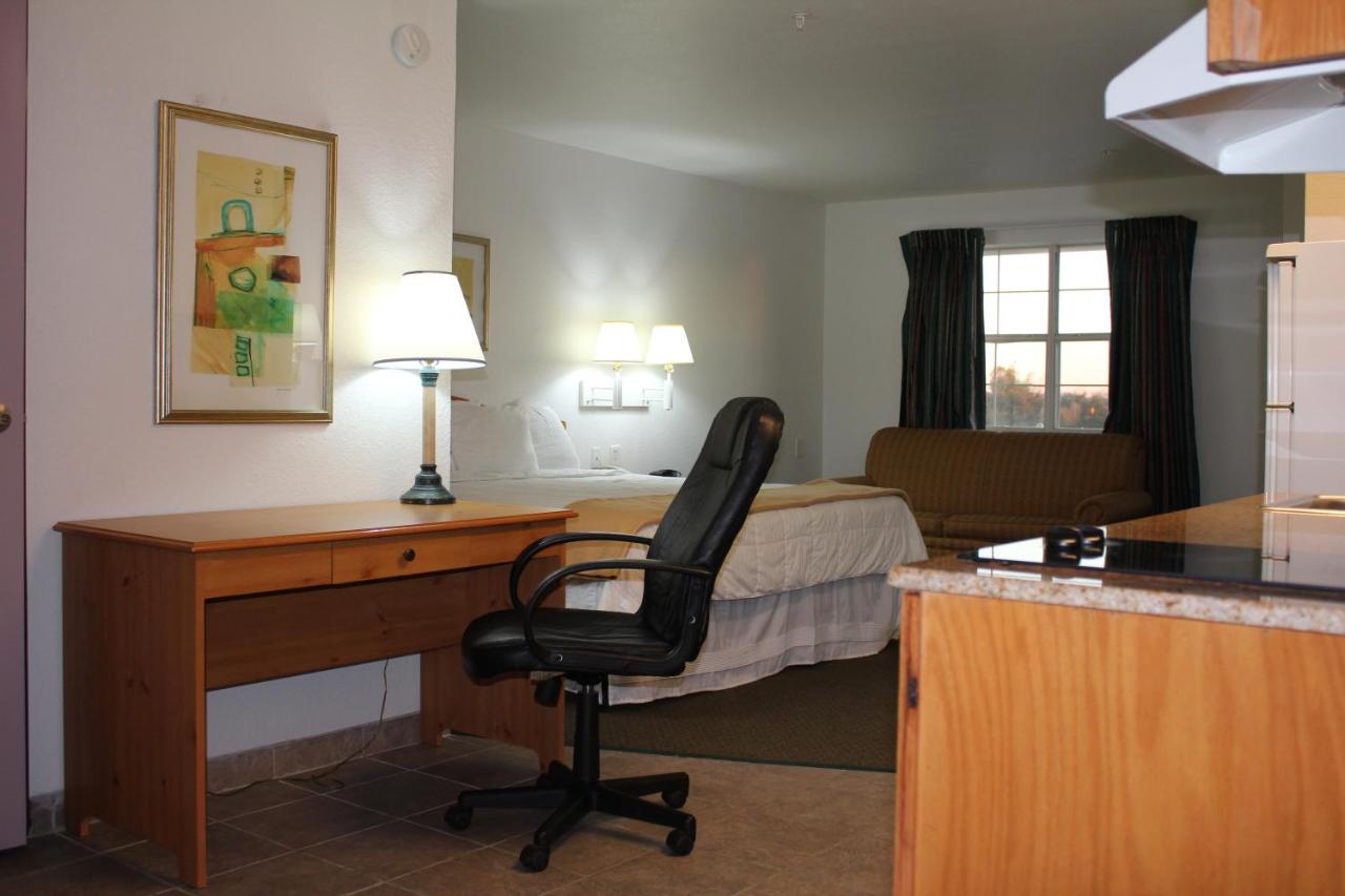 Deluxe King Suite with Sofa Bed at Americas Best Value Inn & Suites Winnie