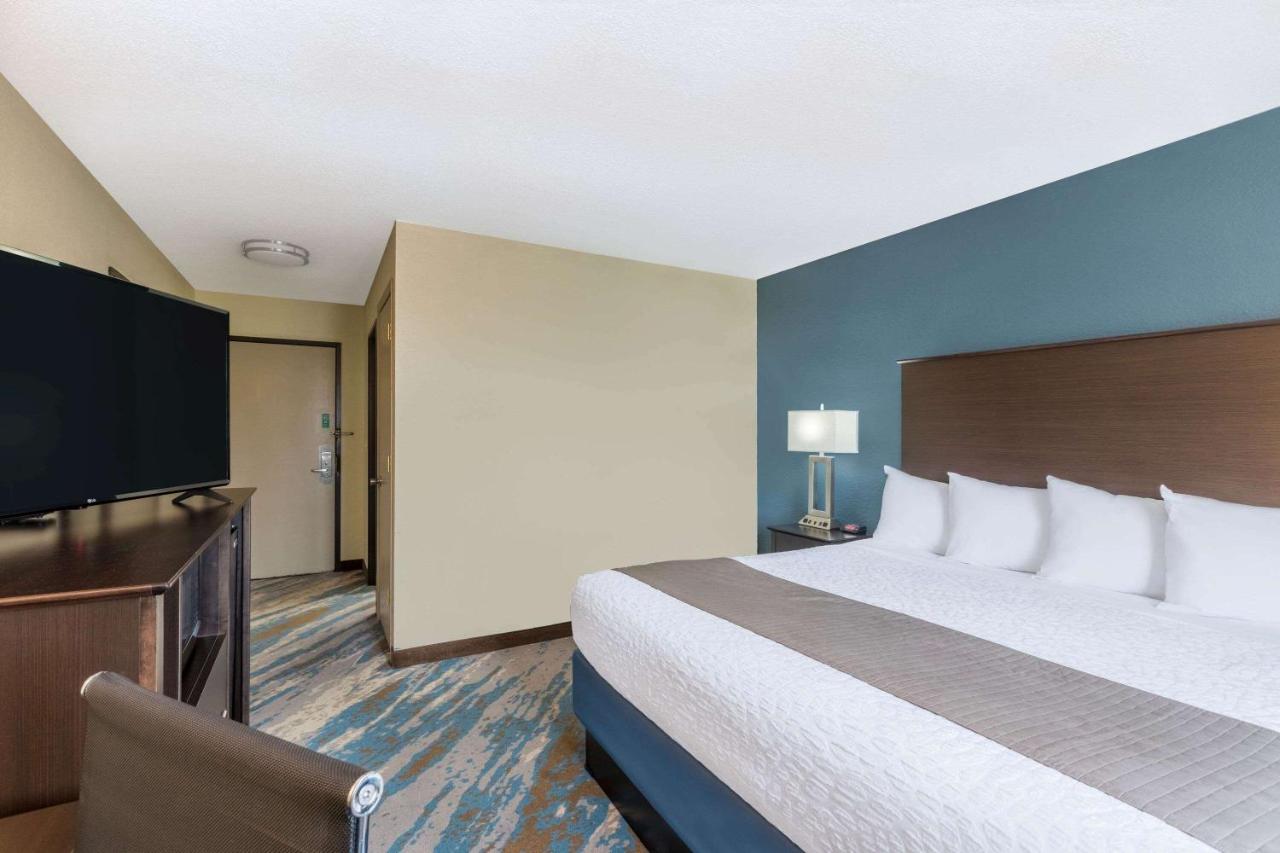 King Room - Non-Smoking at AmericInn by Wyndham Prairie du Chien