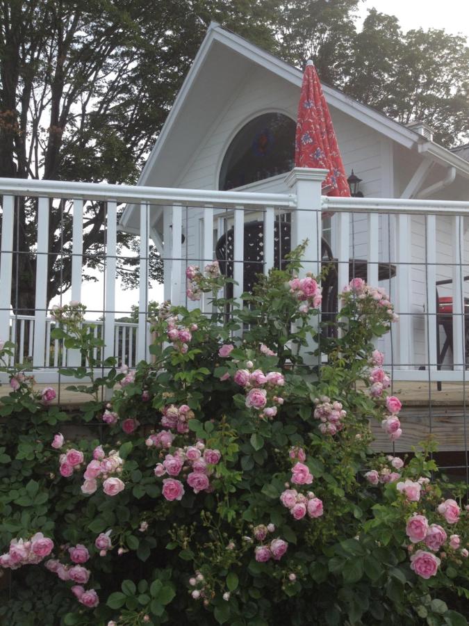 | Enfield Manor Bed&Breakfast and Vacation Rental