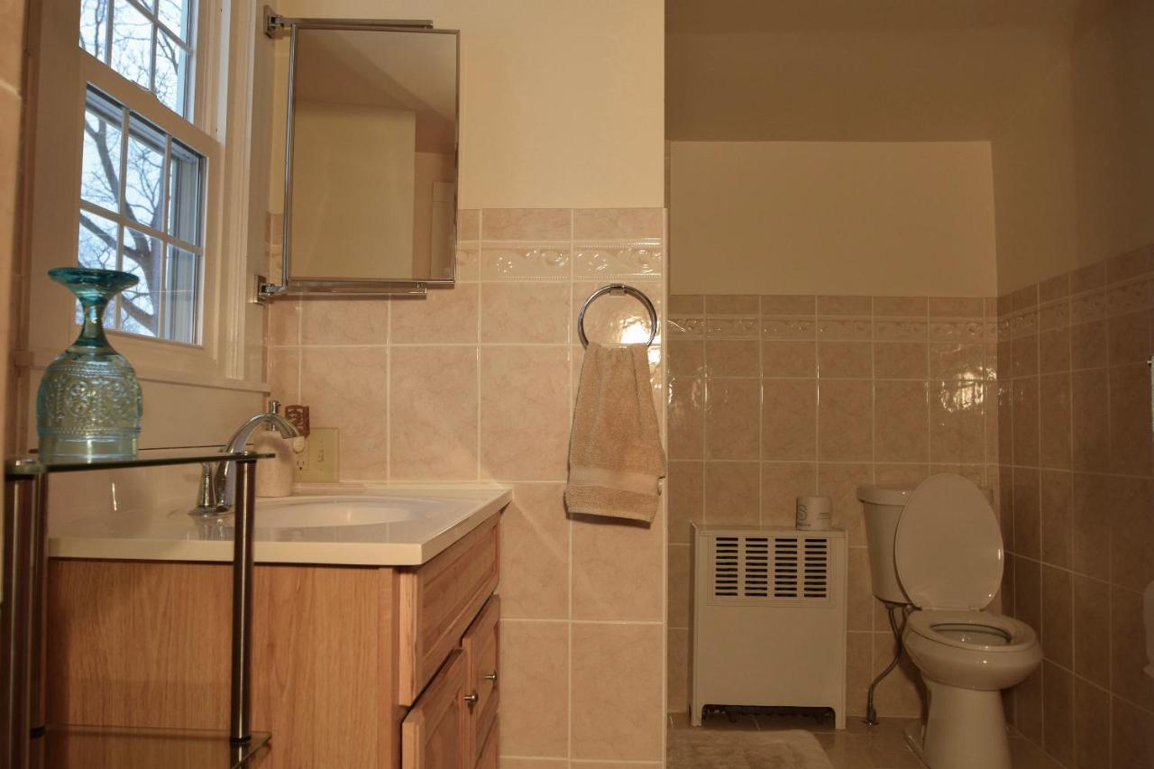 | Enfield Manor Bed&Breakfast and Vacation Rental
