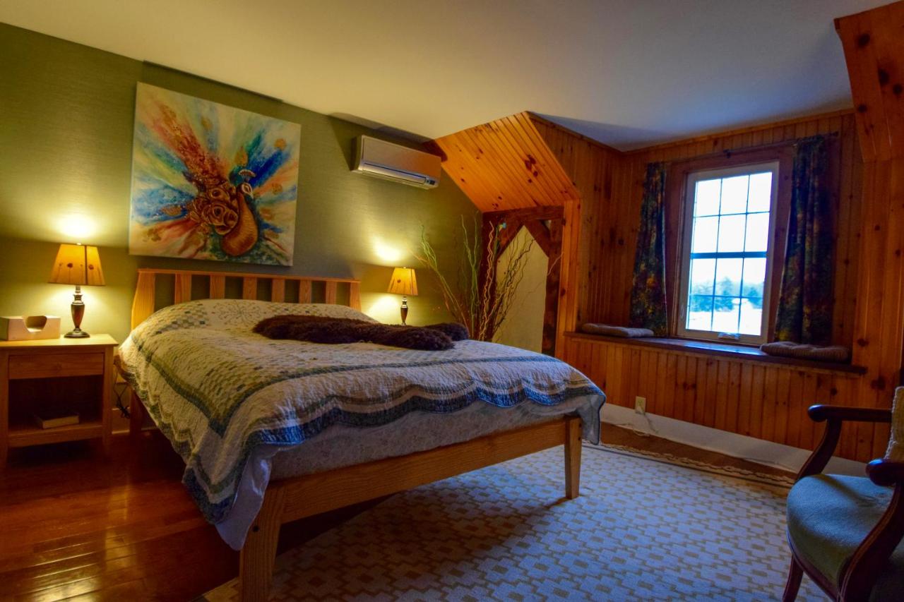 | Enfield Manor Bed&Breakfast and Vacation Rental