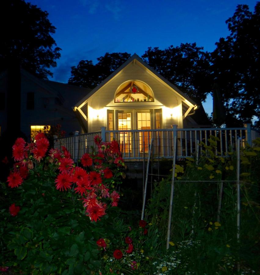 | Enfield Manor Bed&Breakfast and Vacation Rental