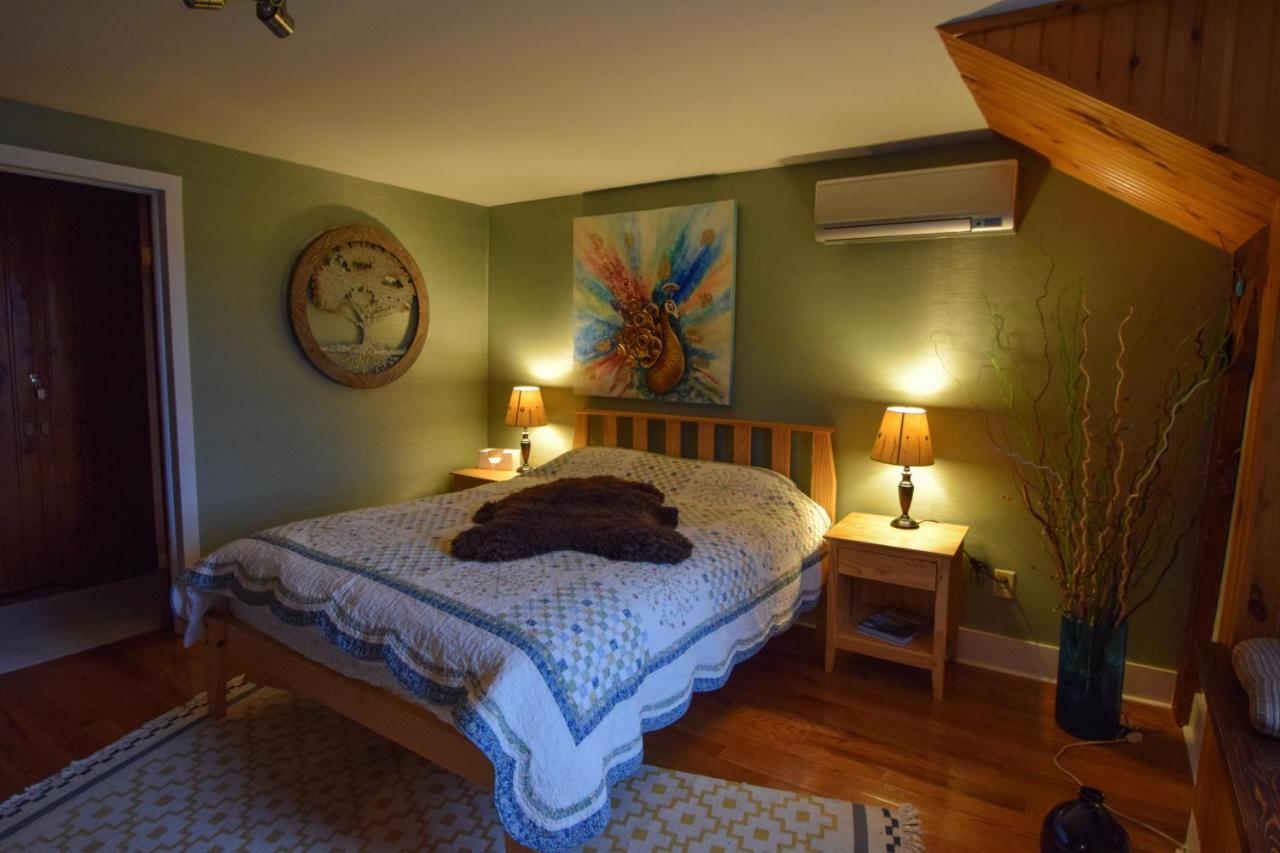 | Enfield Manor Bed&Breakfast and Vacation Rental