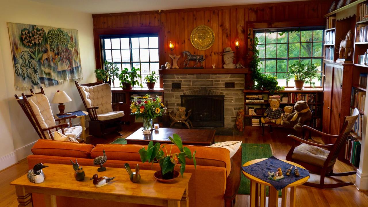 | Enfield Manor Bed&Breakfast and Vacation Rental