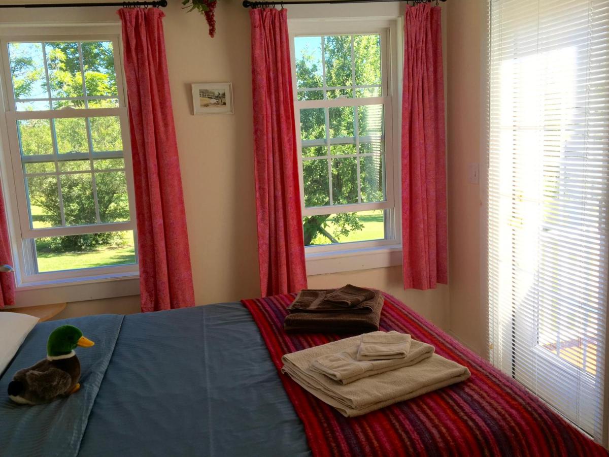 | Enfield Manor Bed&Breakfast and Vacation Rental