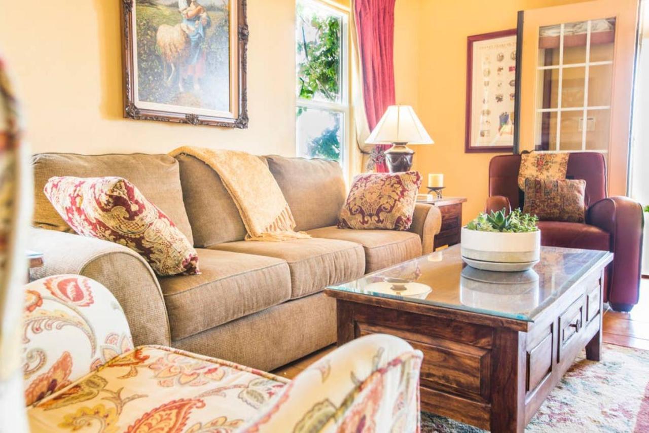 | Aterno Vineyard, Guest House