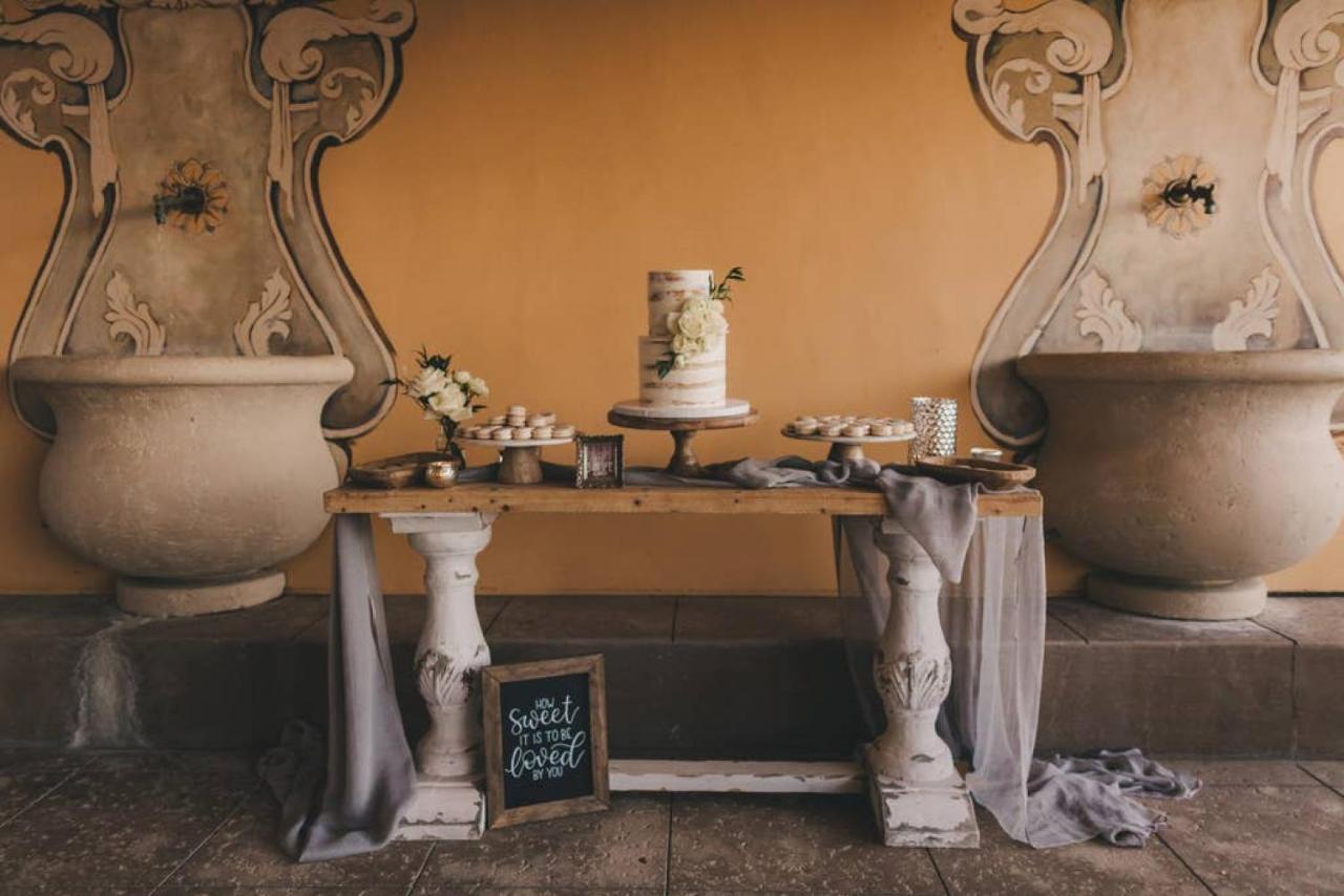 | Aterno Vineyard, Guest House