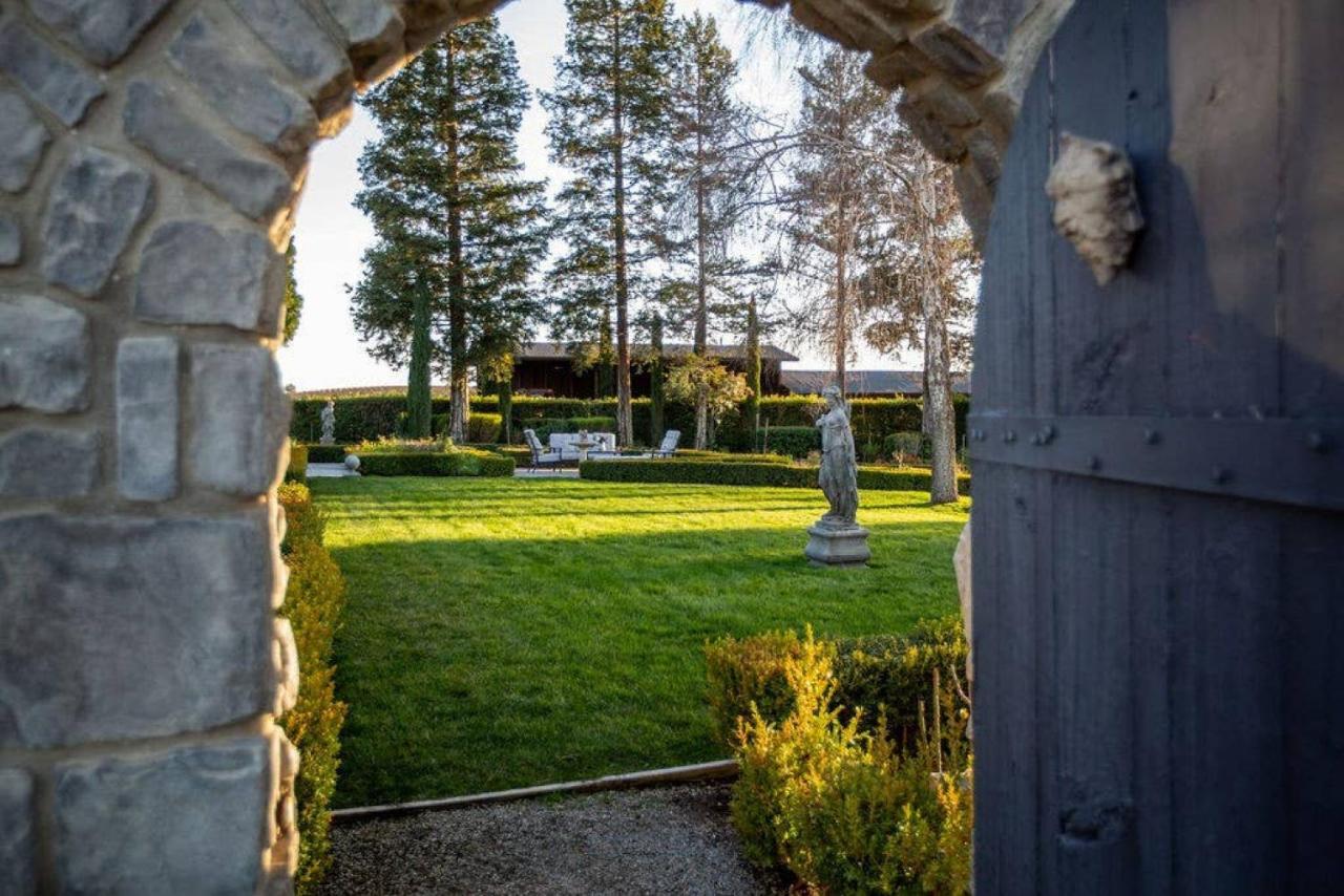  | Chateau Robles -Vineyard English Garden