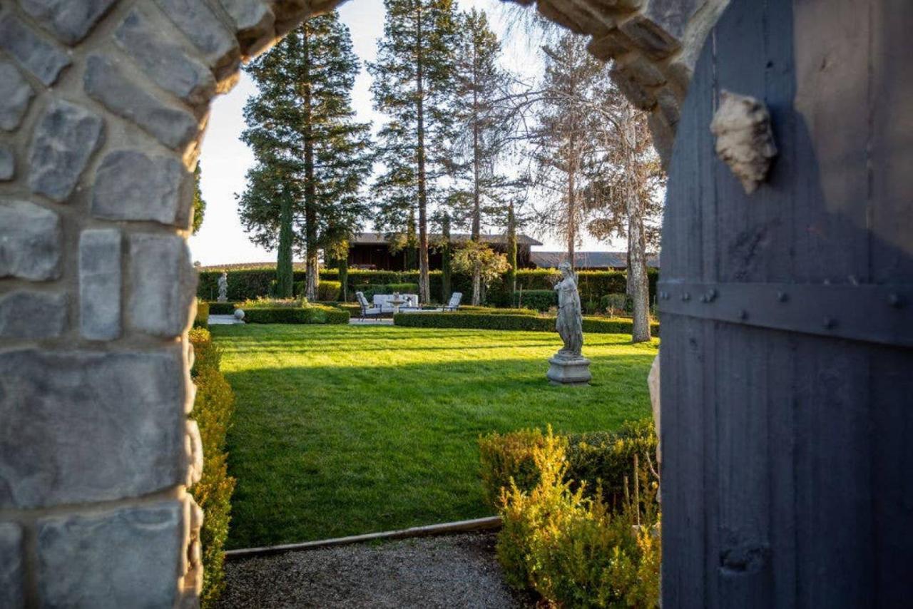 | Chateau Robles -Vineyard English Garden