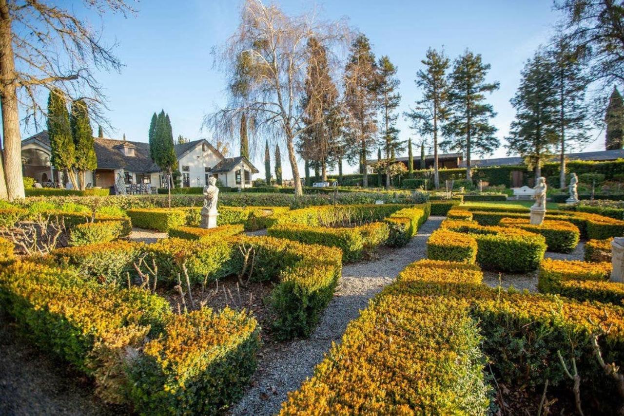 | Chateau Robles -Vineyard English Garden