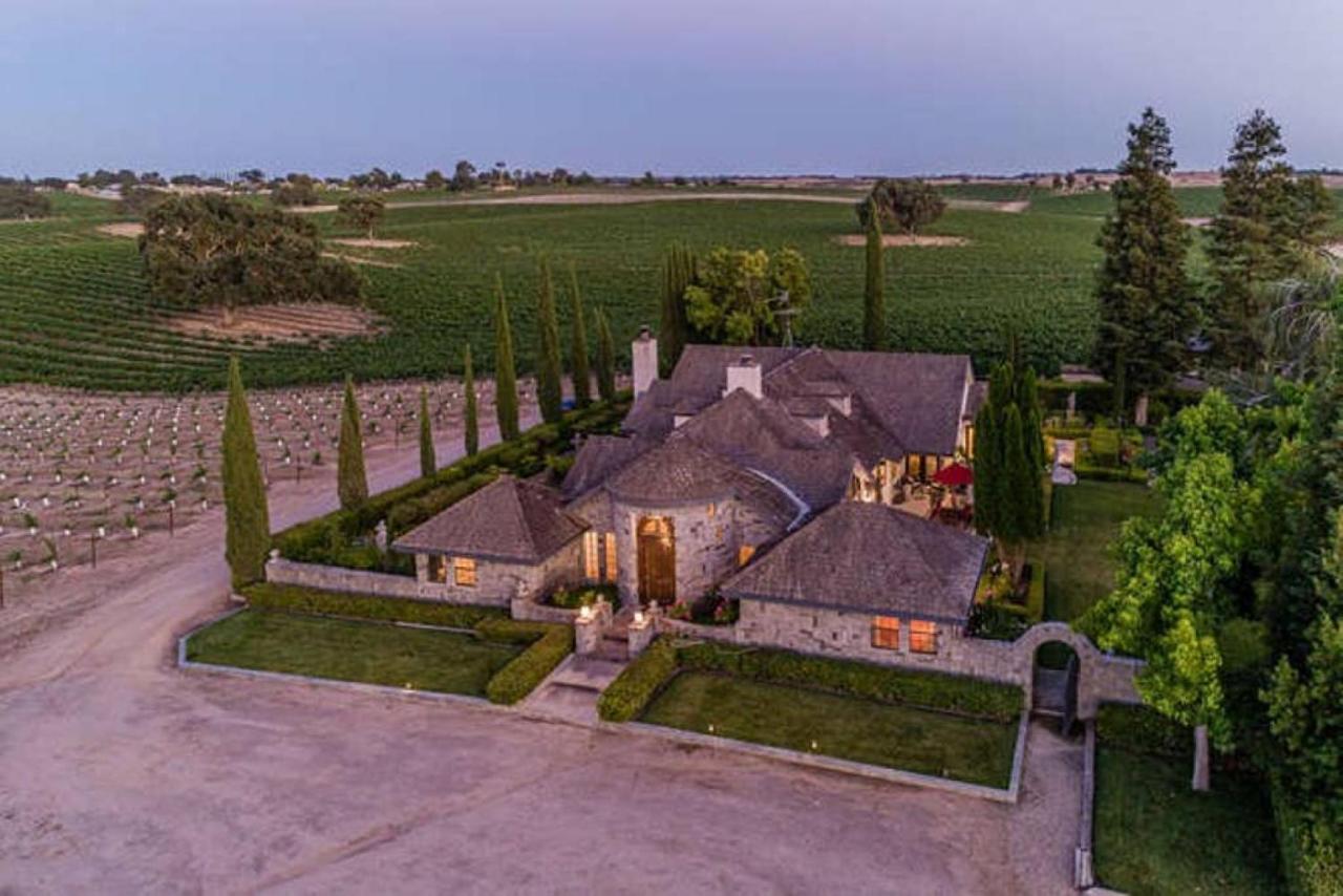 | Chateau Robles -Vineyard English Garden