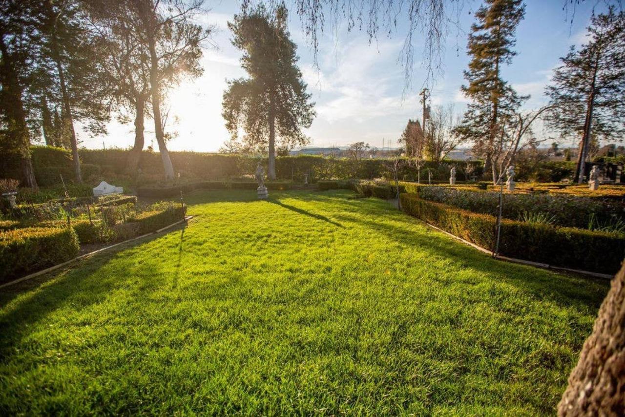 | Chateau Robles -Vineyard English Garden