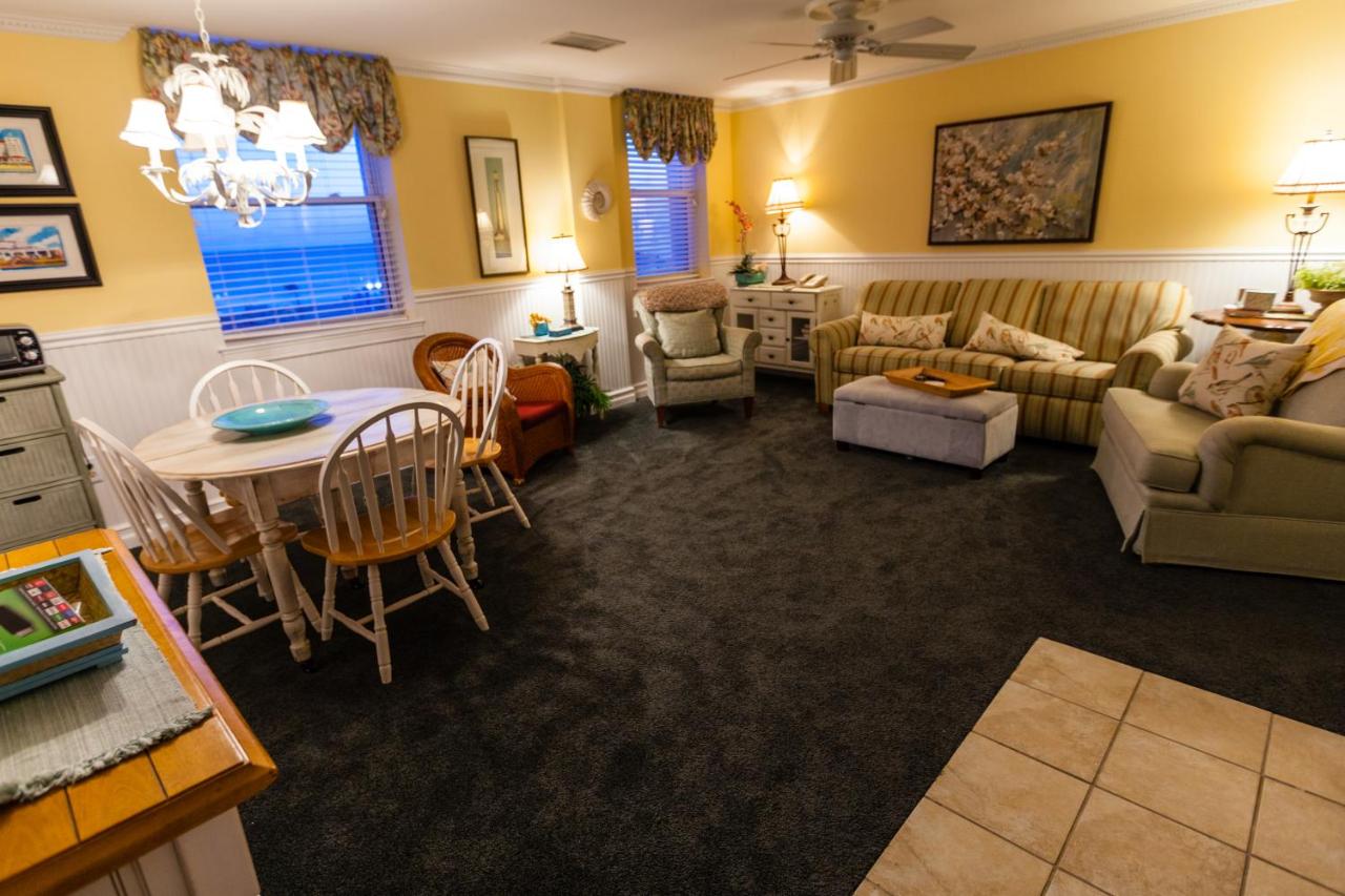 King Suite with Ocean View at The Flanders Hotel