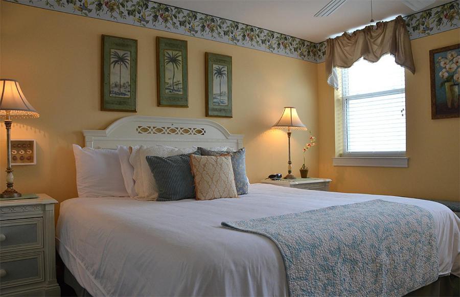 King Suite with Ocean View at The Flanders Hotel