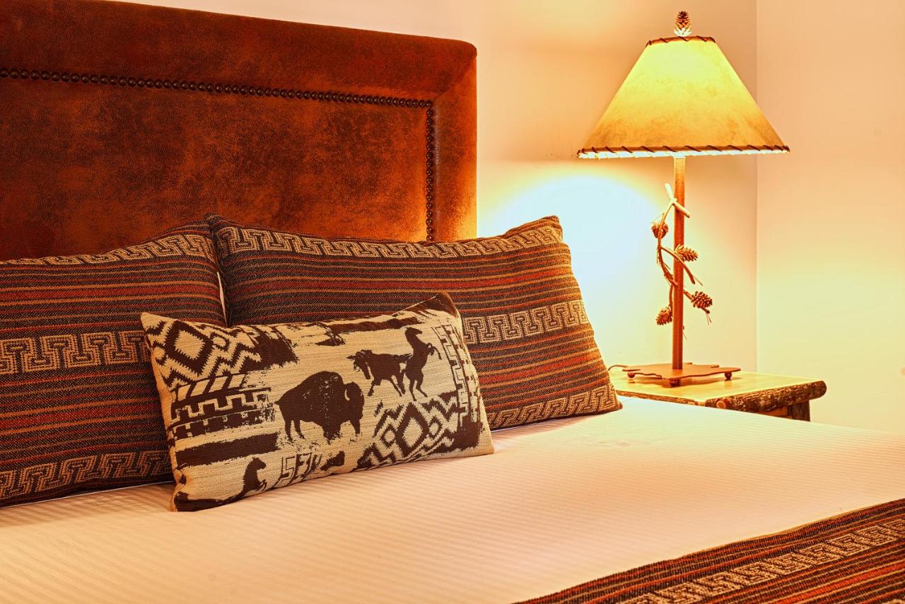 King Studio with Sofa Bed at Parkway Inn of Jackson Hole