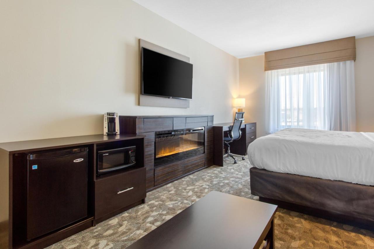 King Suite - Non-Smoking at Sleep Inn & Suites Middletown - Goshen