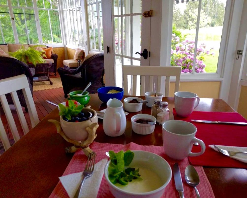| Enfield Manor Bed&Breakfast and Vacation Rental