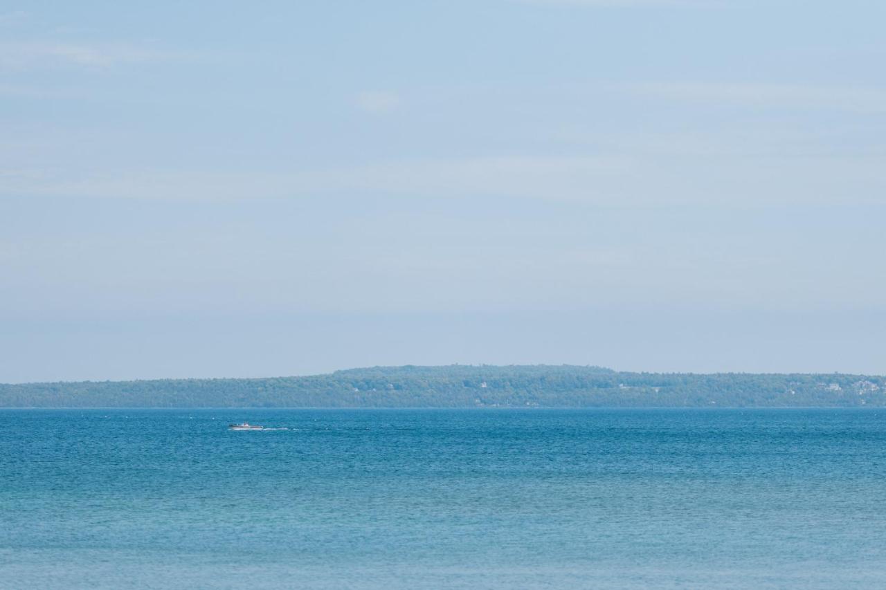 | Breakers Resort - Lakeside