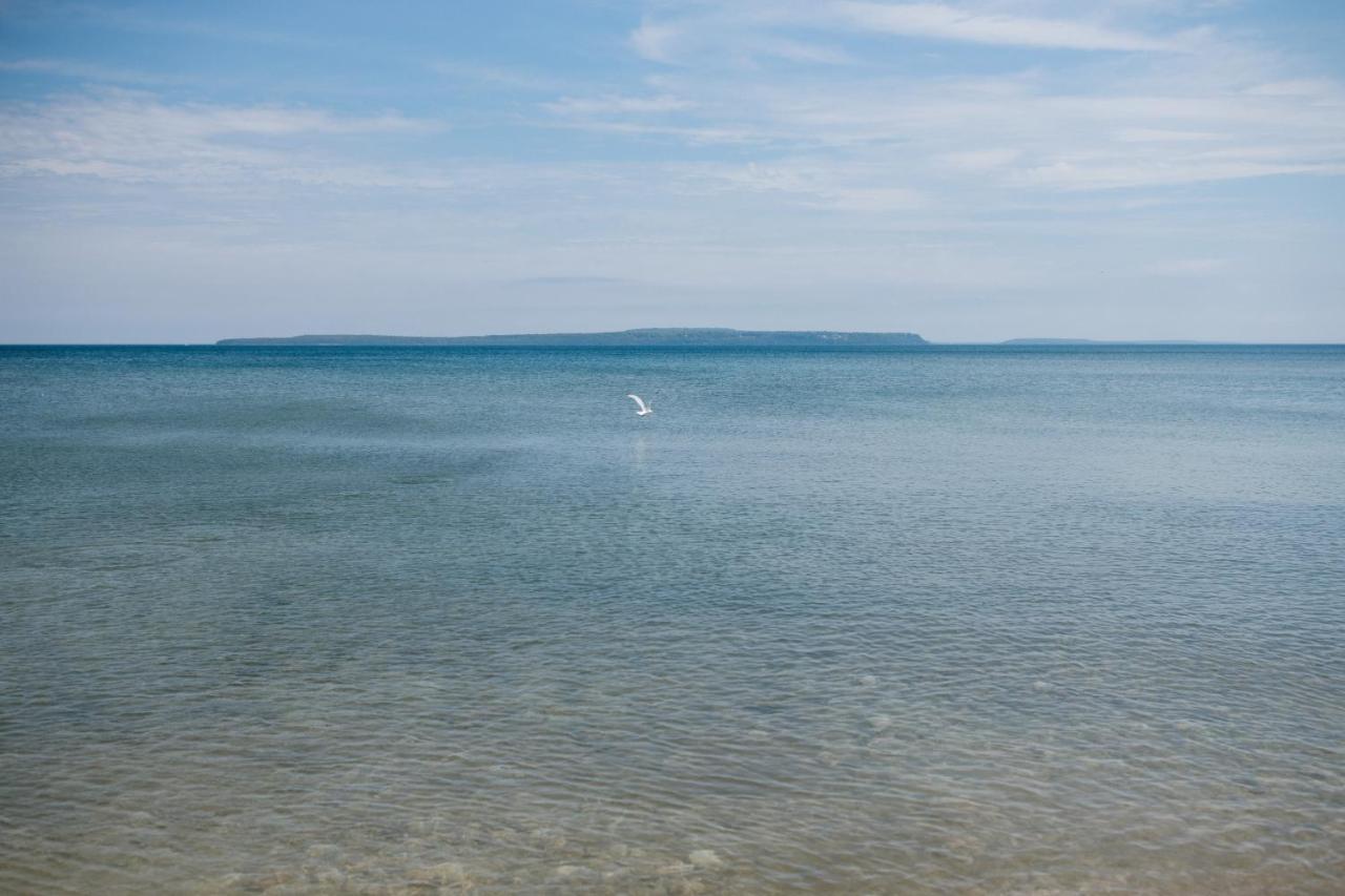 | Breakers Resort - Lakeside