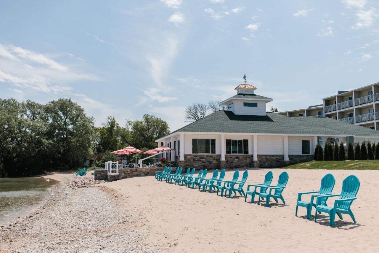 | Breakers Resort - Lakeside