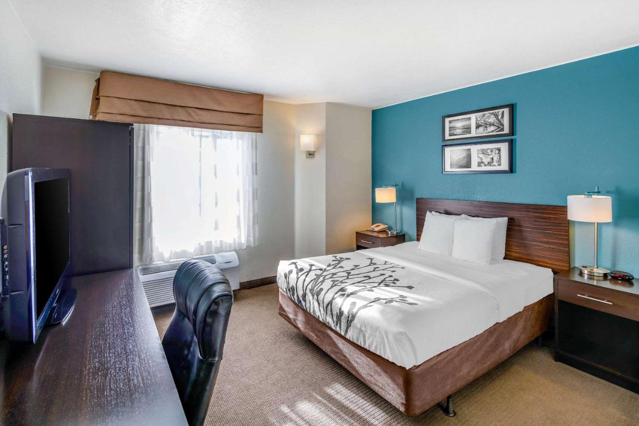 Queen Room - Disability Access/Non-Smoking at Sleep Inn near Washington State Line