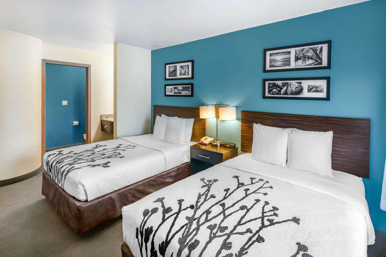 Standard Double Room with Two Double Beds - Non-Smoking at Sleep Inn near Washington State Line