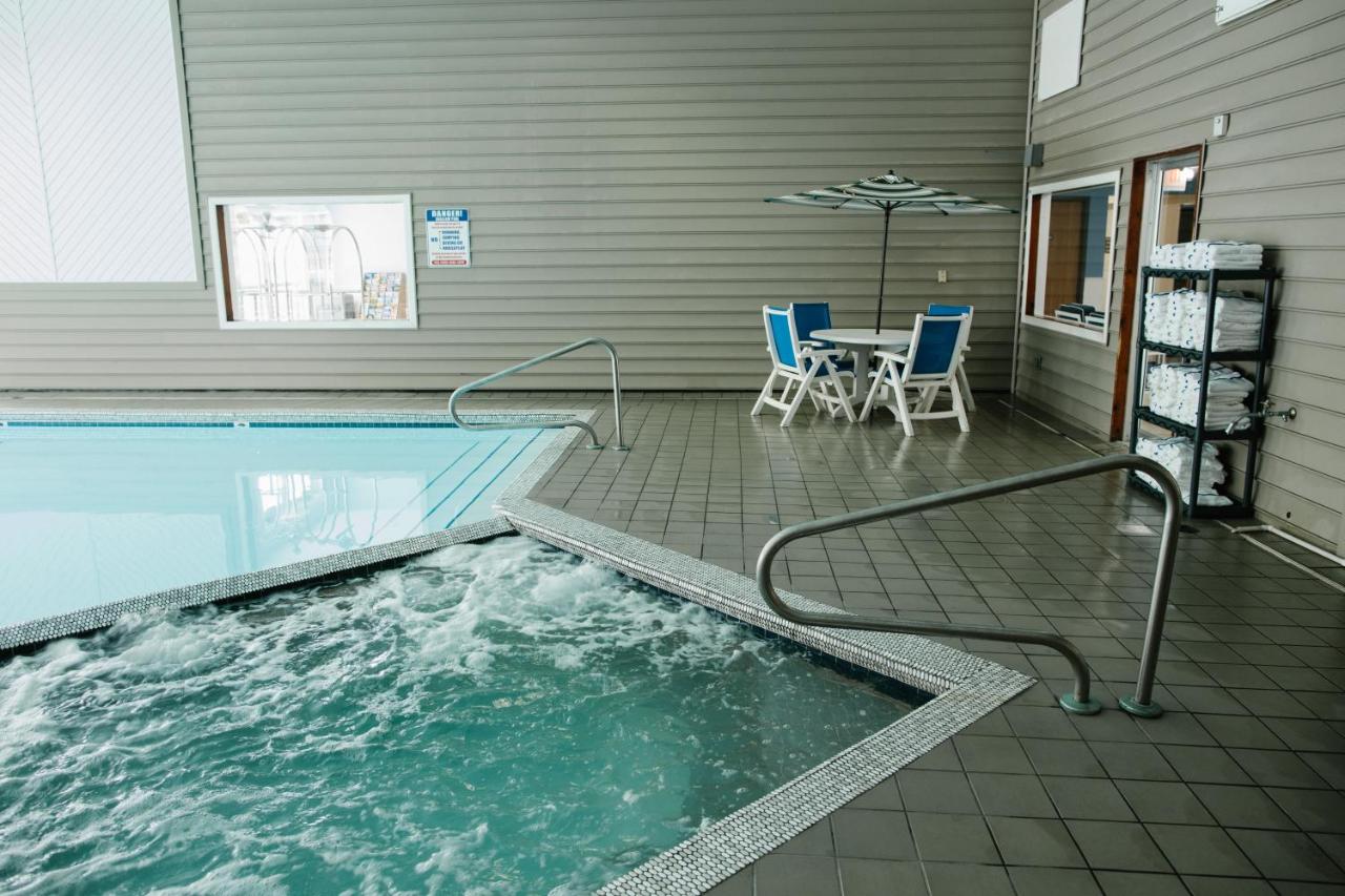 | Breakers Resort - Lakeside
