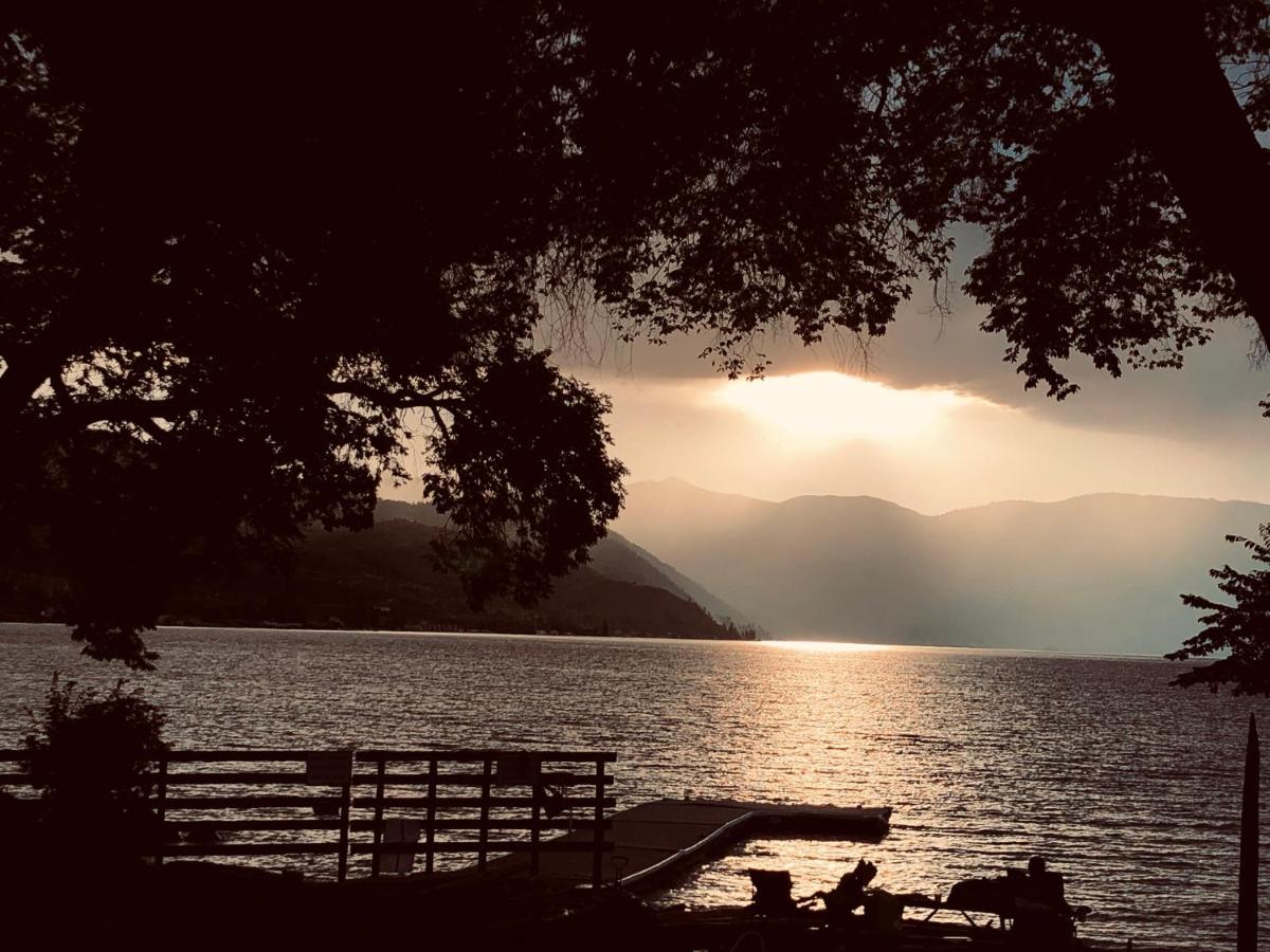 | Lakeside Lodge and Suites
