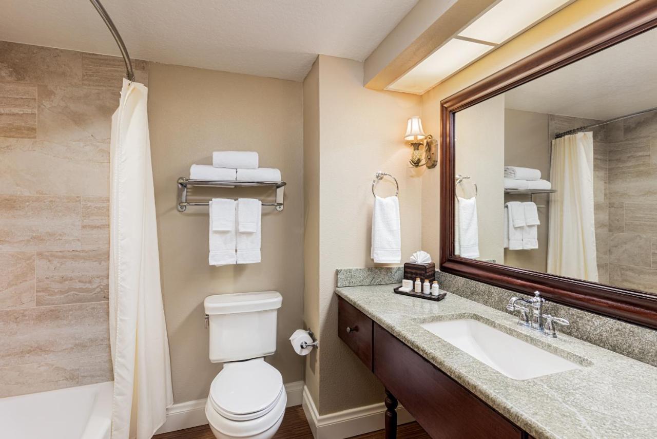 King Room at The Waterfront Inn