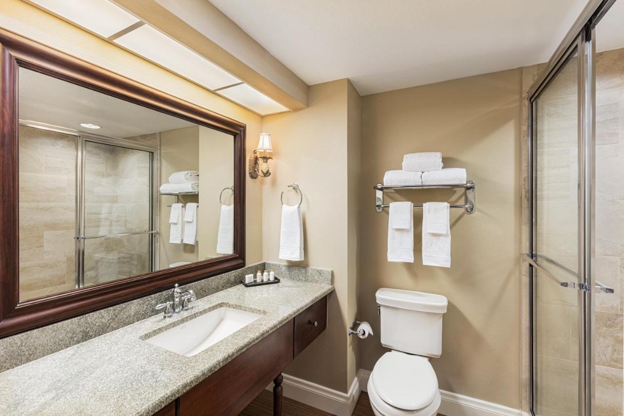 King Room at The Waterfront Inn