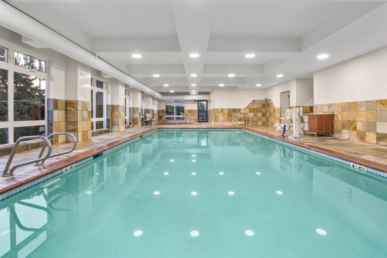  | Holiday Inn Express Hotel & Suites Tacoma, an IHG Hotel