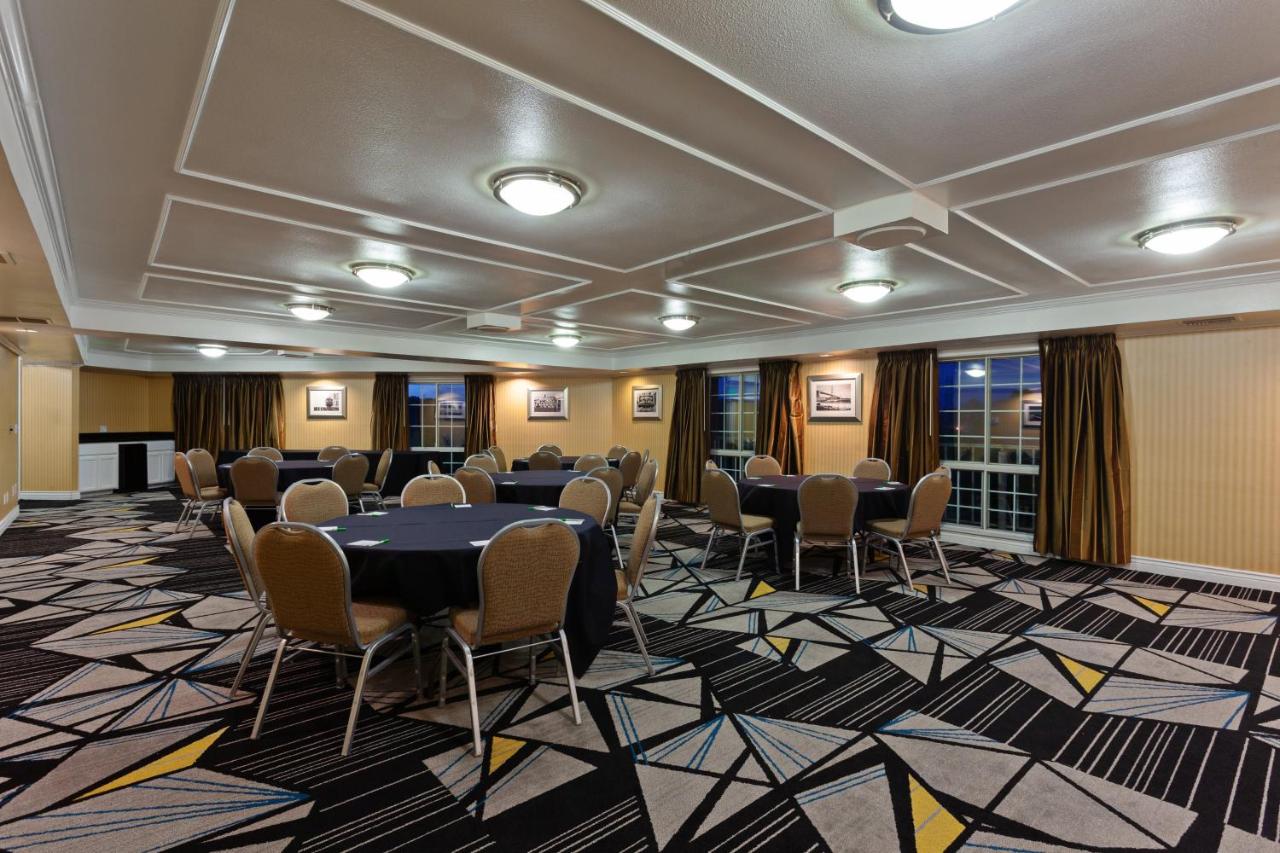  | Holiday Inn Hotel & Suites San Mateo-San Francisco SFO, an IHG Hotel