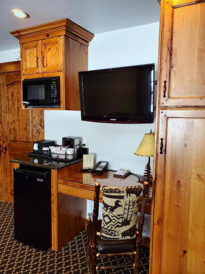 King Studio with Sofa Bed at Parkway Inn of Jackson Hole