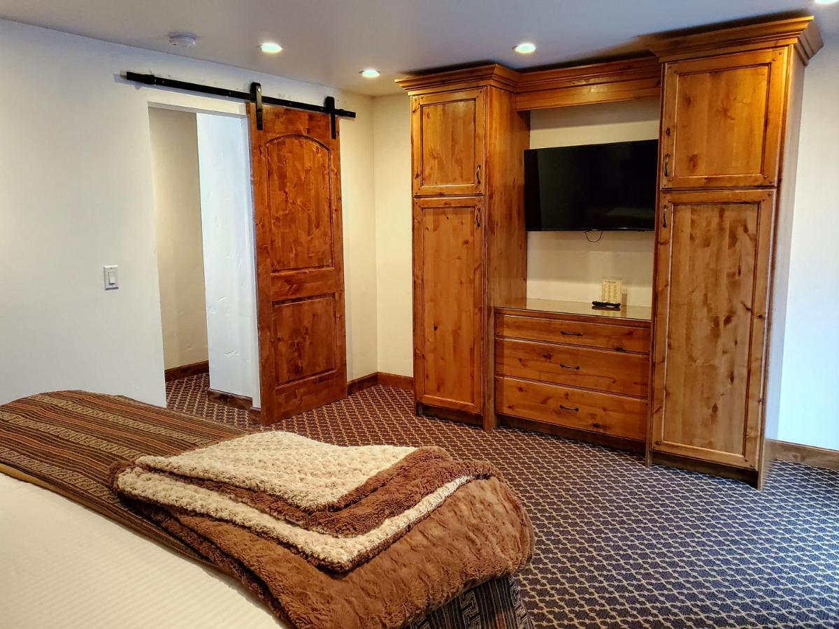 Suite with Terrace at Parkway Inn of Jackson Hole
