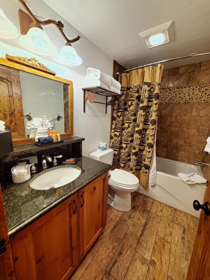 Suite with Terrace at Parkway Inn of Jackson Hole