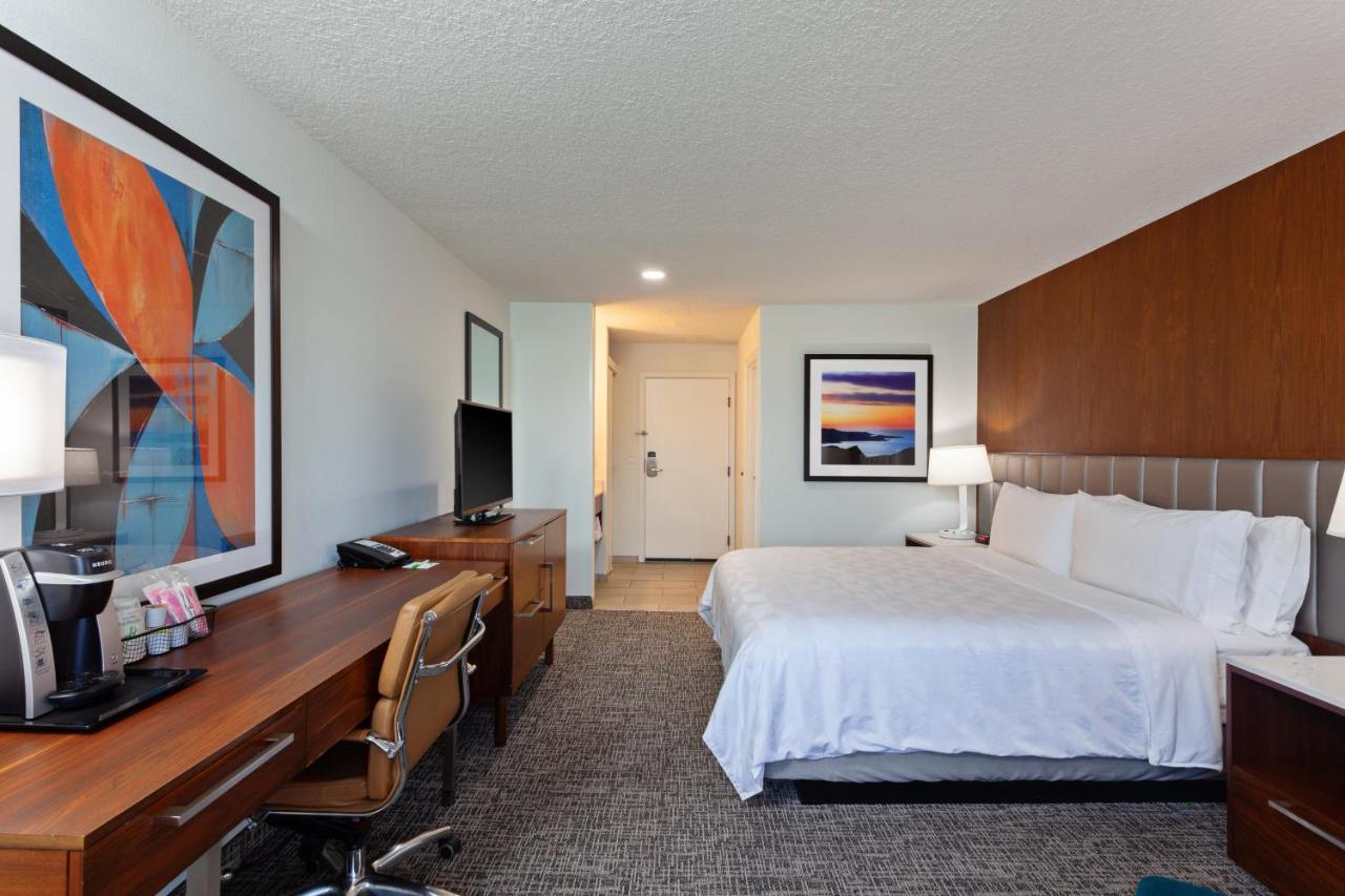  | Holiday Inn Hotel & Suites San Mateo-San Francisco SFO