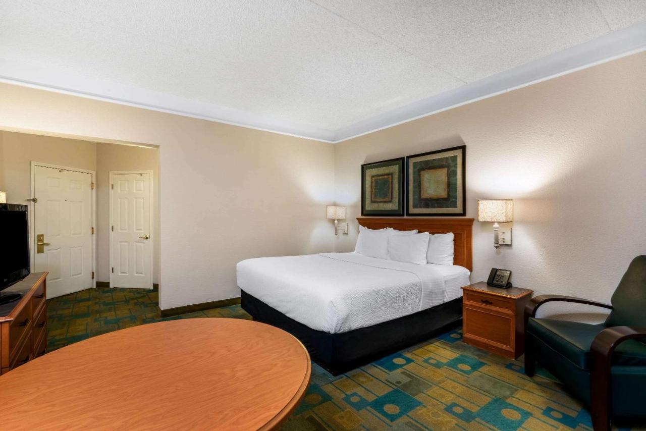 King Room - Disability Access at La Quinta Inn & Suites by Wyndham Phoenix West Peoria