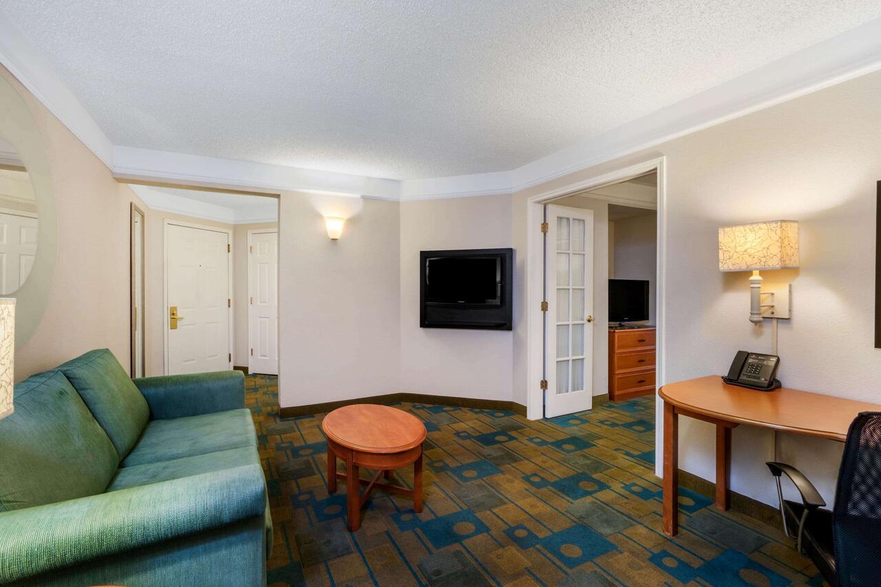 King Suite with Sofa Bed - Non-Smoking at La Quinta Inn & Suites by Wyndham Phoenix West Peoria