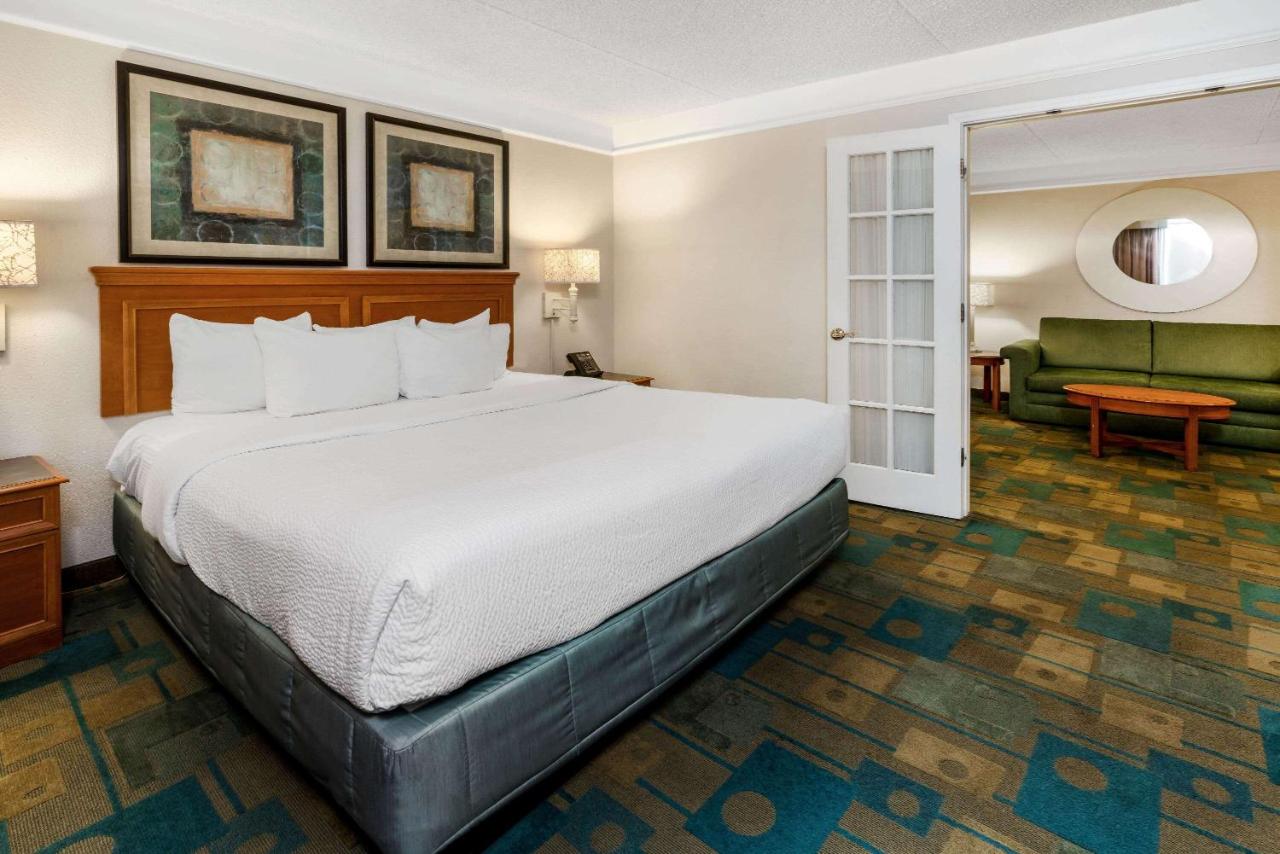 King Suite with Sofa Bed - Non-Smoking at La Quinta Inn & Suites by Wyndham Phoenix West Peoria